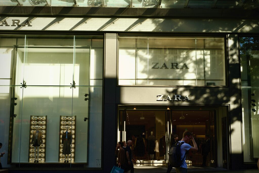 Zara celebra 50 años con la colección cápsula “50 Creators